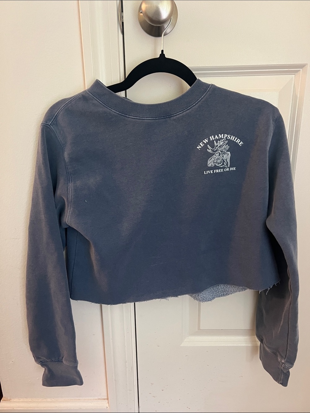 New Hampshire Cropped Sweatshirt - Dusty Blue with White Print